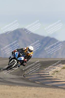 media/Nov-16-2025-Race Pace (Sun) [[8c5fa54630]]/Non Verified Riders (1st 20 Minutes)/6-Turn 12 (2pm)/